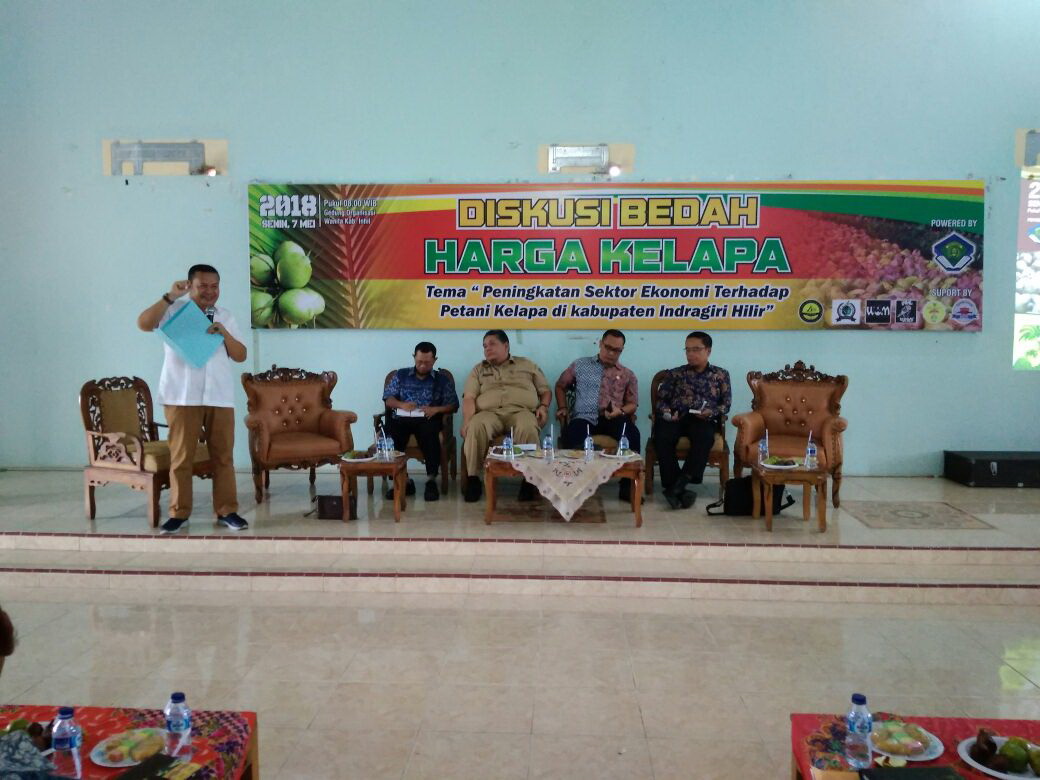 Asisten II Setda Inhil Hadiri Diskusi Bedah Harga Kelapa